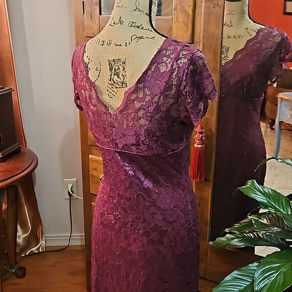 NWT Marina Burgundy lace maxi dress size 8 - Picture 8 of 15